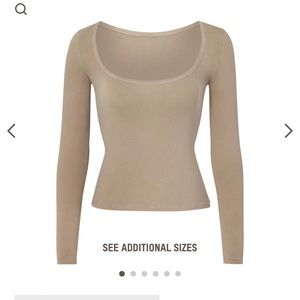Skims Vintage Scoop Long Sleeve T-Shirt in Desert